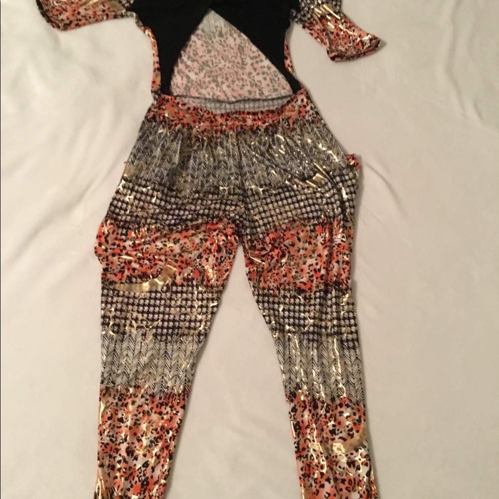 Clothing - Picture 2 of 4